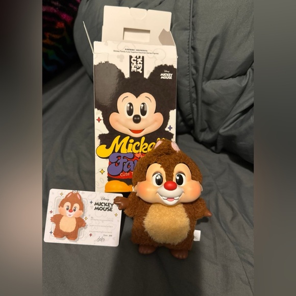 Pop Mart Mickey & Friends - Picture 1 of 2
